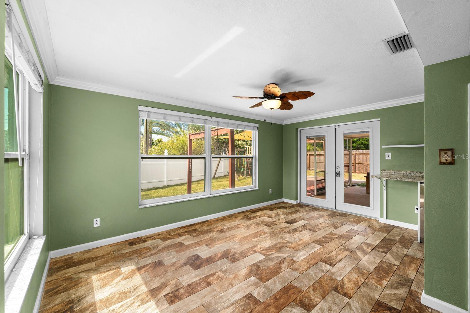 Image 11 of 29 For 5576 Williamsdale Court