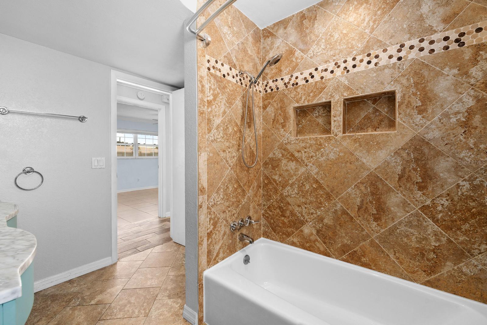 Image 18 of 29 For 5576 Williamsdale Court
