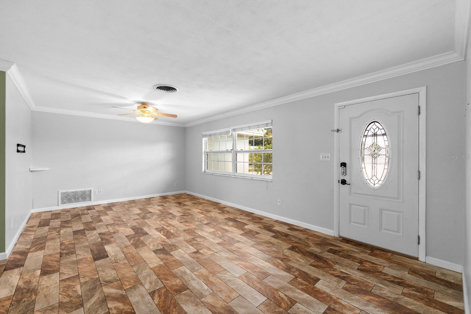 Image 8 of 29 For 5576 Williamsdale Court