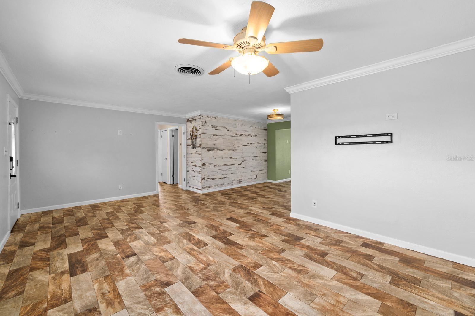 Image 9 of 29 For 5576 Williamsdale Court