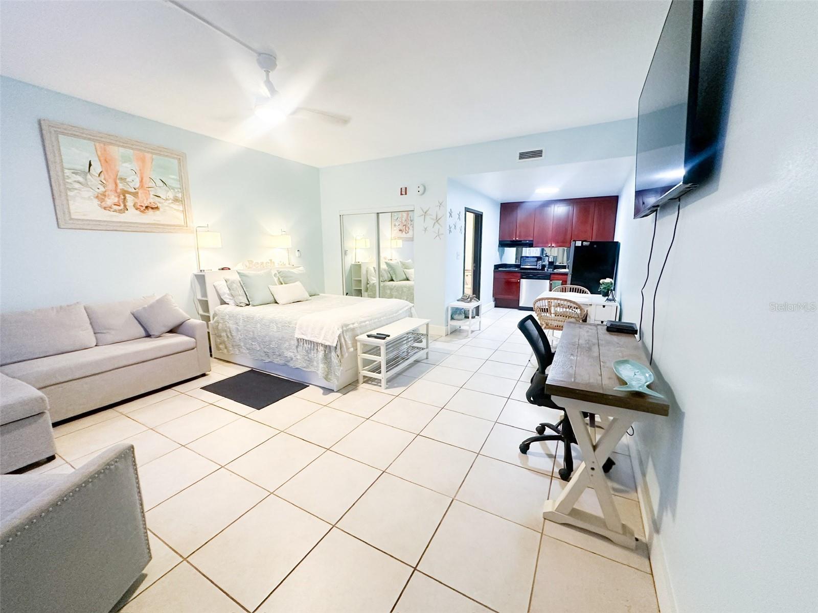 Image 5 of 28 For 611 Destiny Drive 501