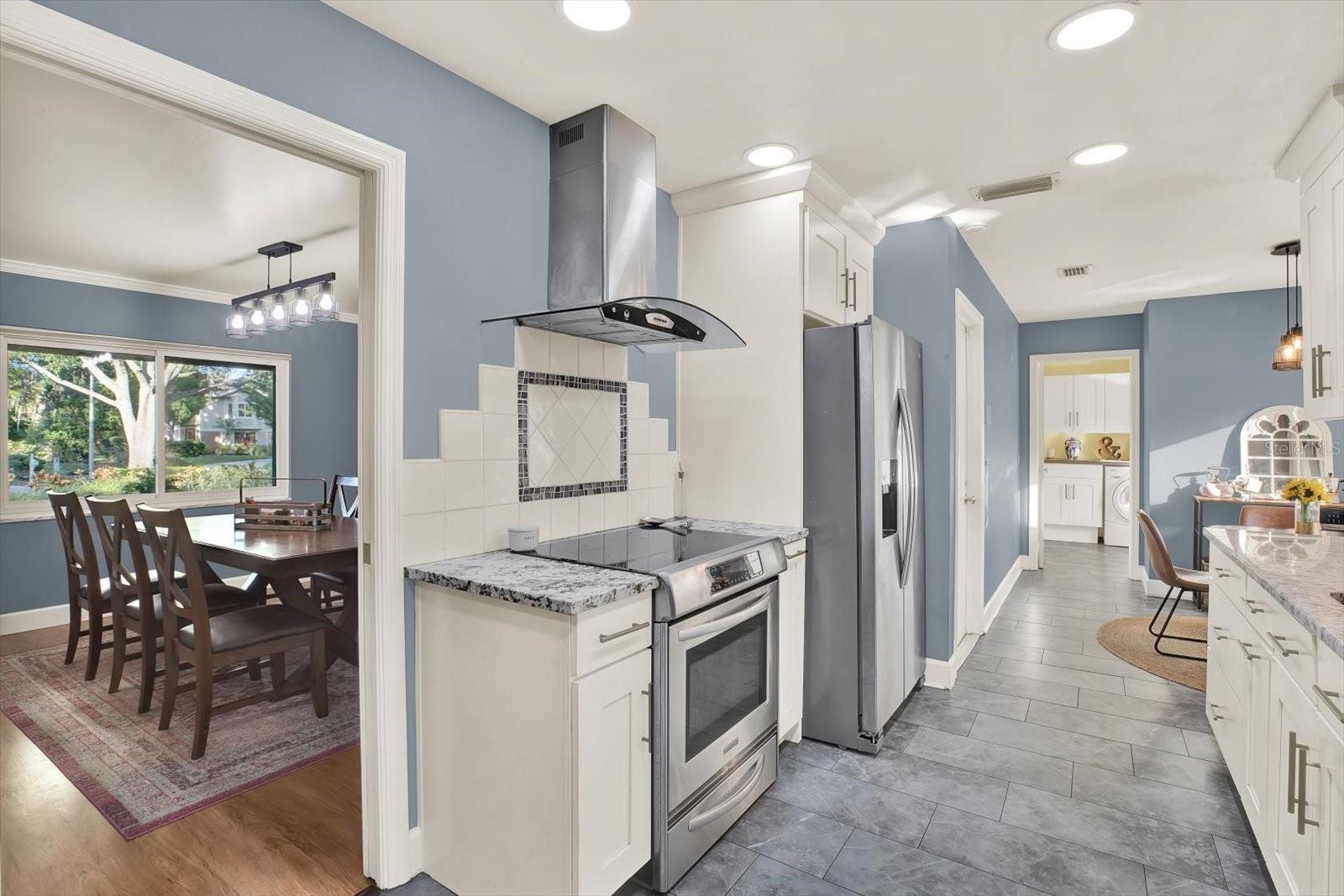 Listing photo id 16 for 11724 Phoenix Circle