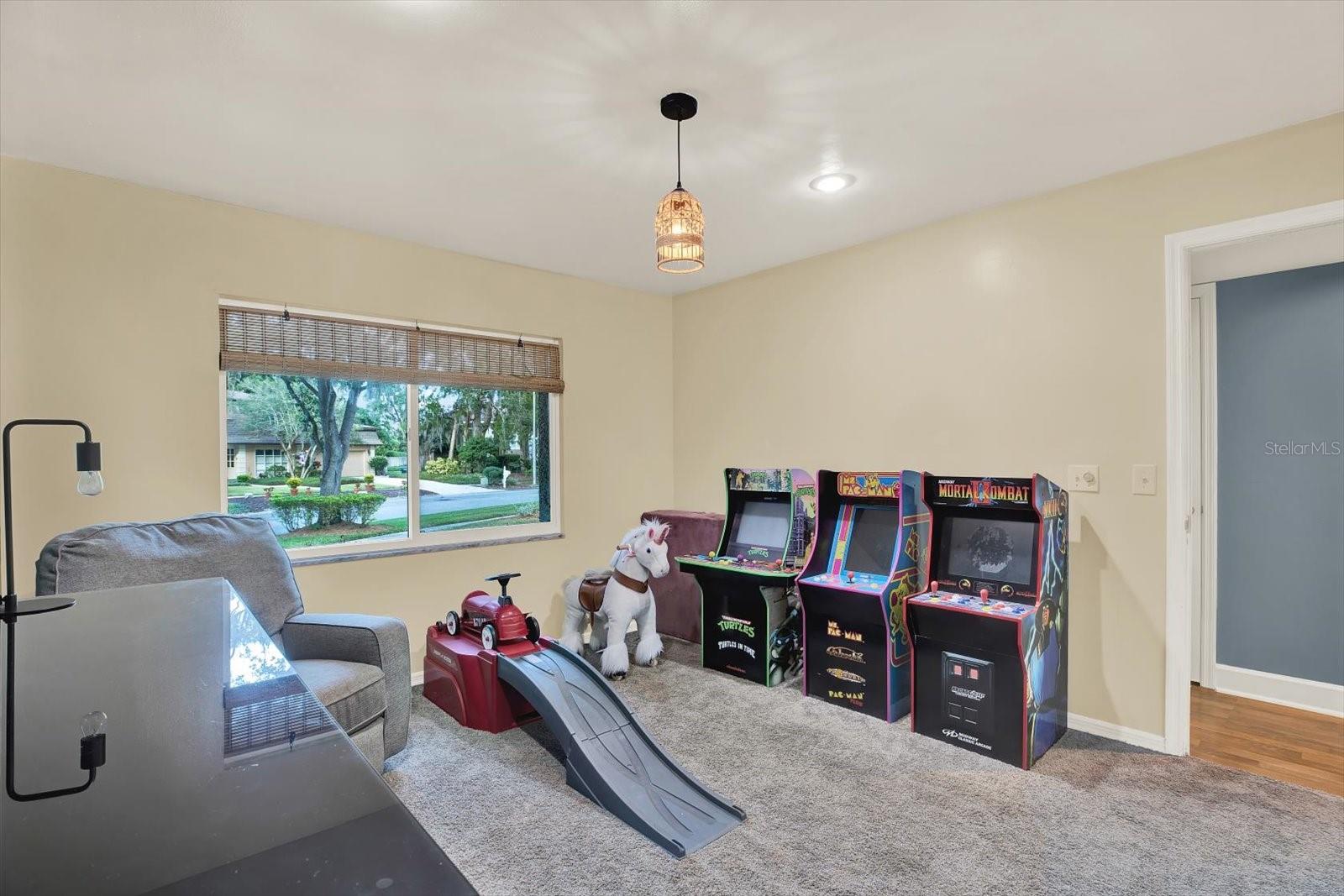 Listing photo id 34 for 11724 Phoenix Circle