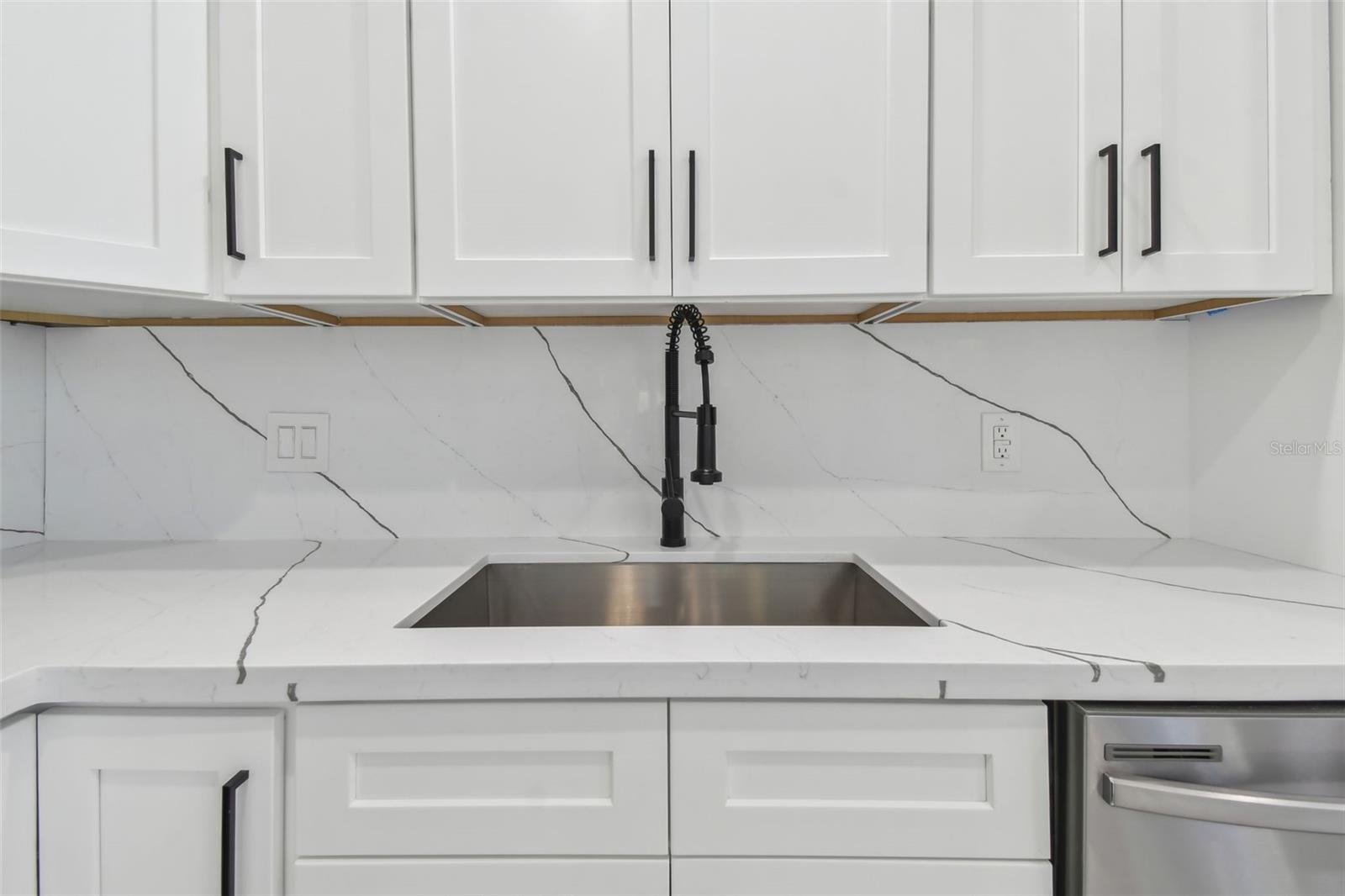 Image 12 of 40 For 1600 Delaware Avenue Ne