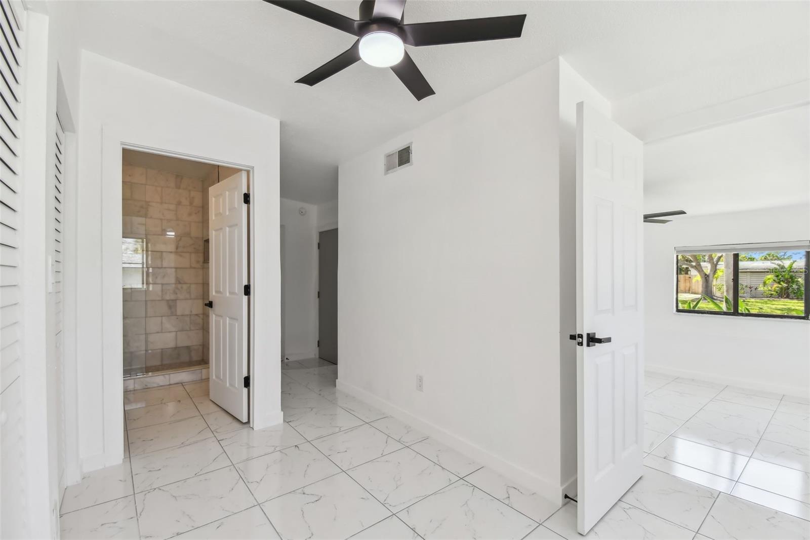 Image 21 of 40 For 1600 Delaware Avenue Ne