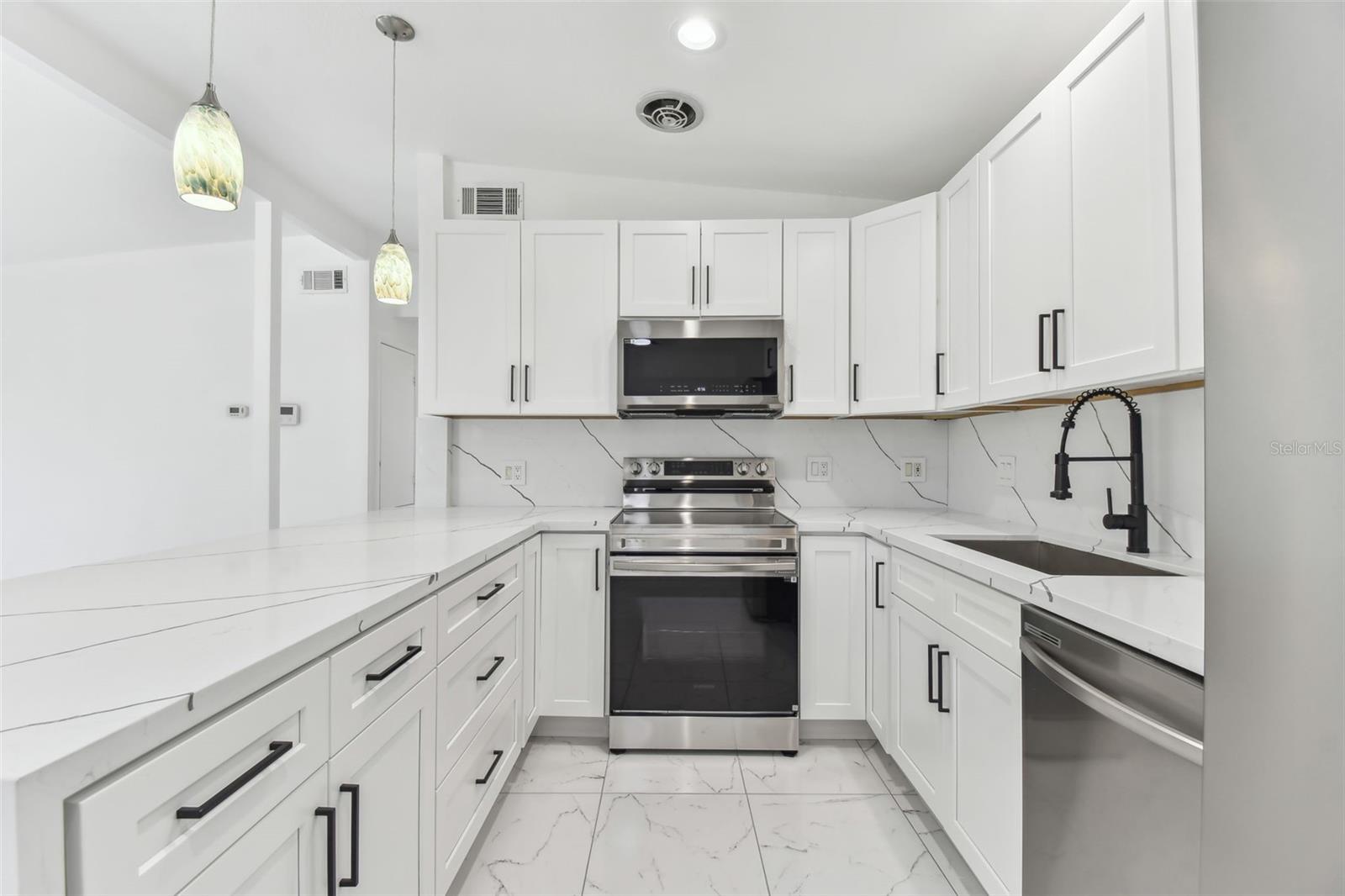 Image 8 of 40 For 1600 Delaware Avenue Ne