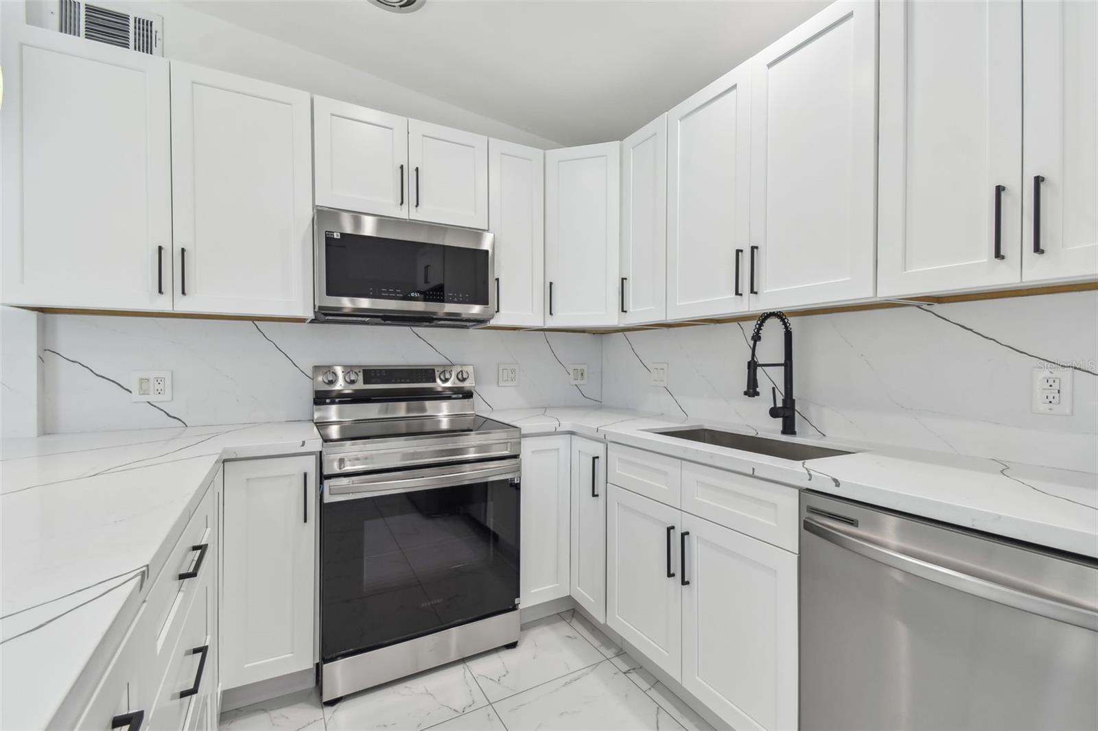 Image 9 of 40 For 1600 Delaware Avenue Ne