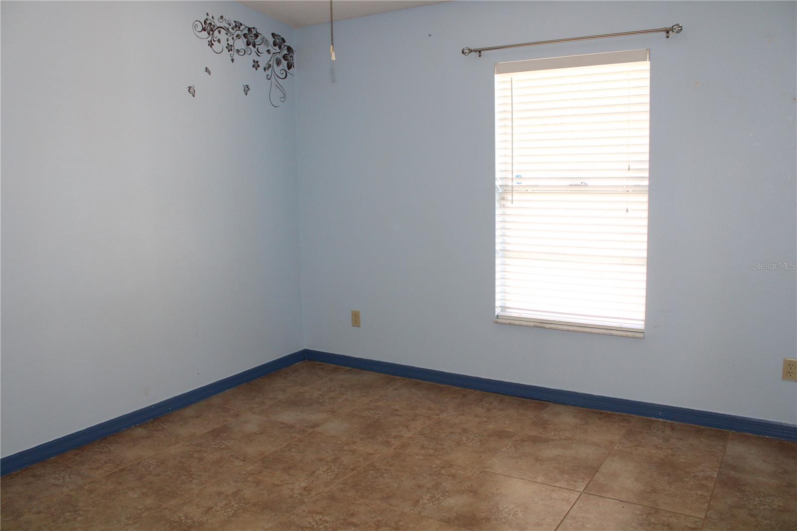 Image 20 of 33 For 6190 107th Avenue N