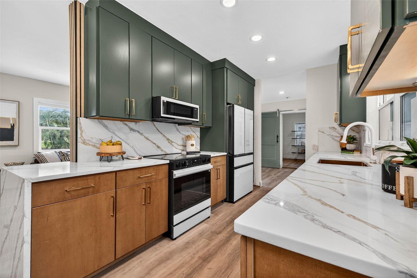 Image 12 of 48 For 533 34th Avenue Ne