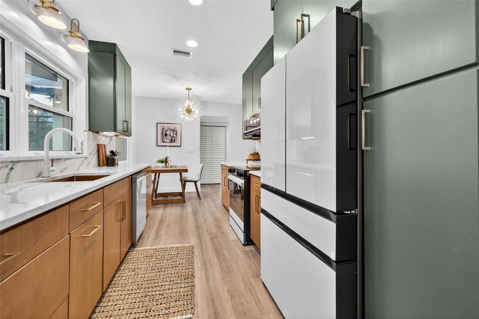 Image 14 of 48 For 533 34th Avenue Ne