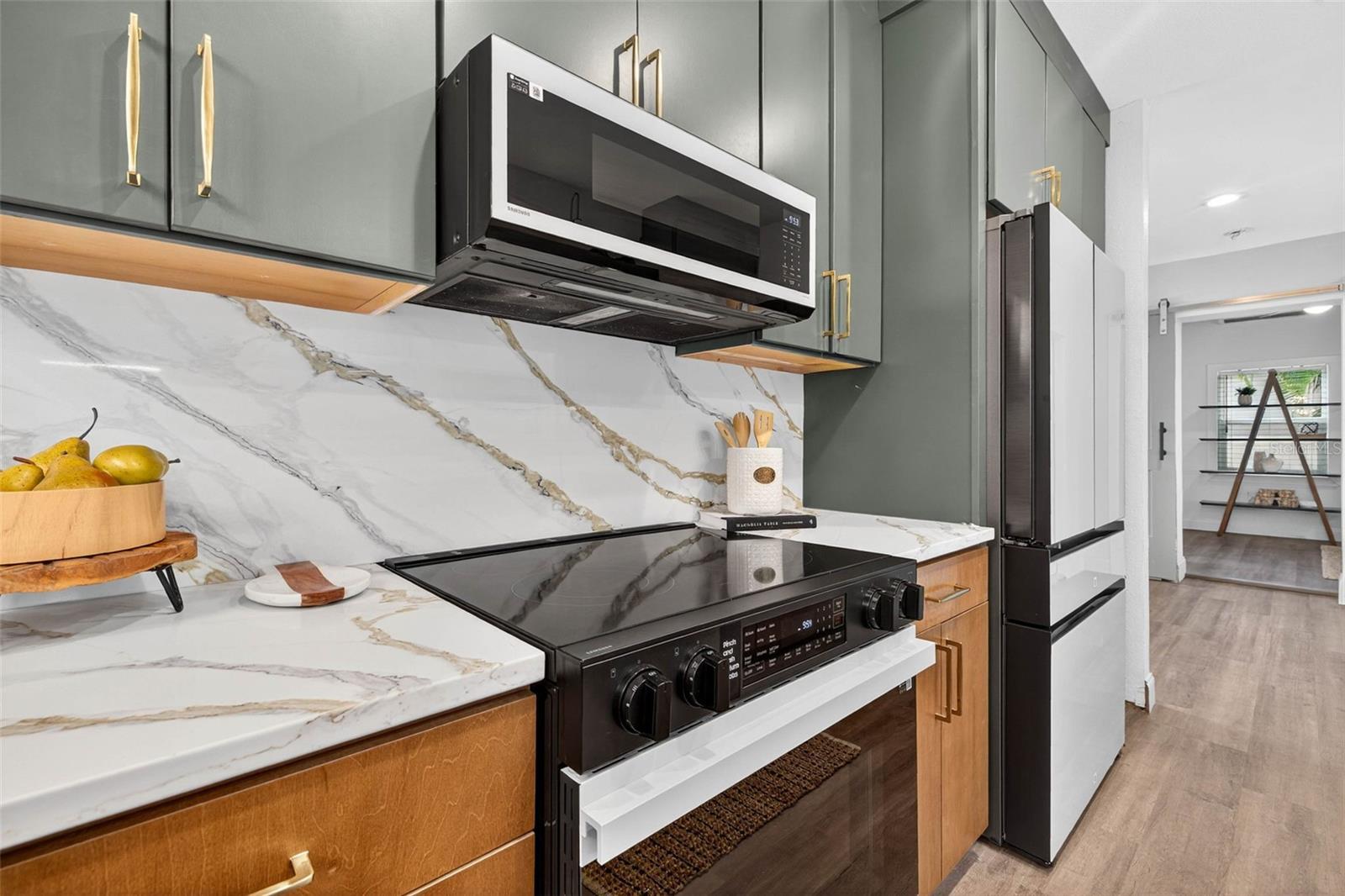 Image 16 of 48 For 533 34th Avenue Ne