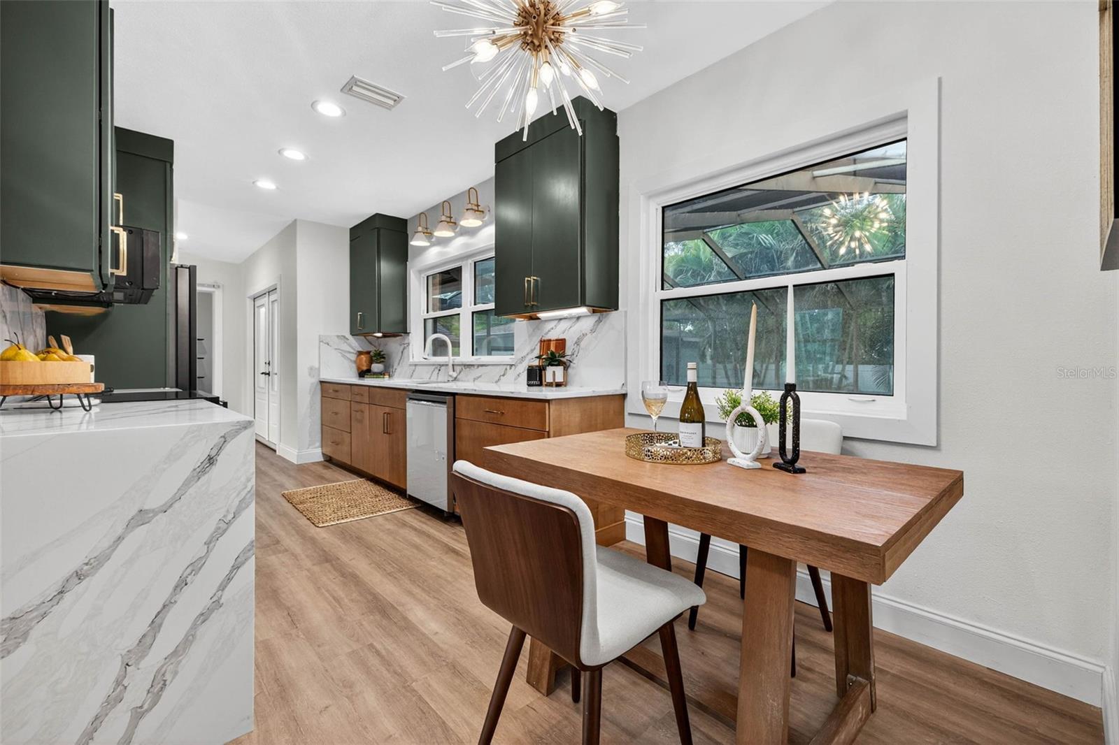 Image 18 of 48 For 533 34th Avenue Ne