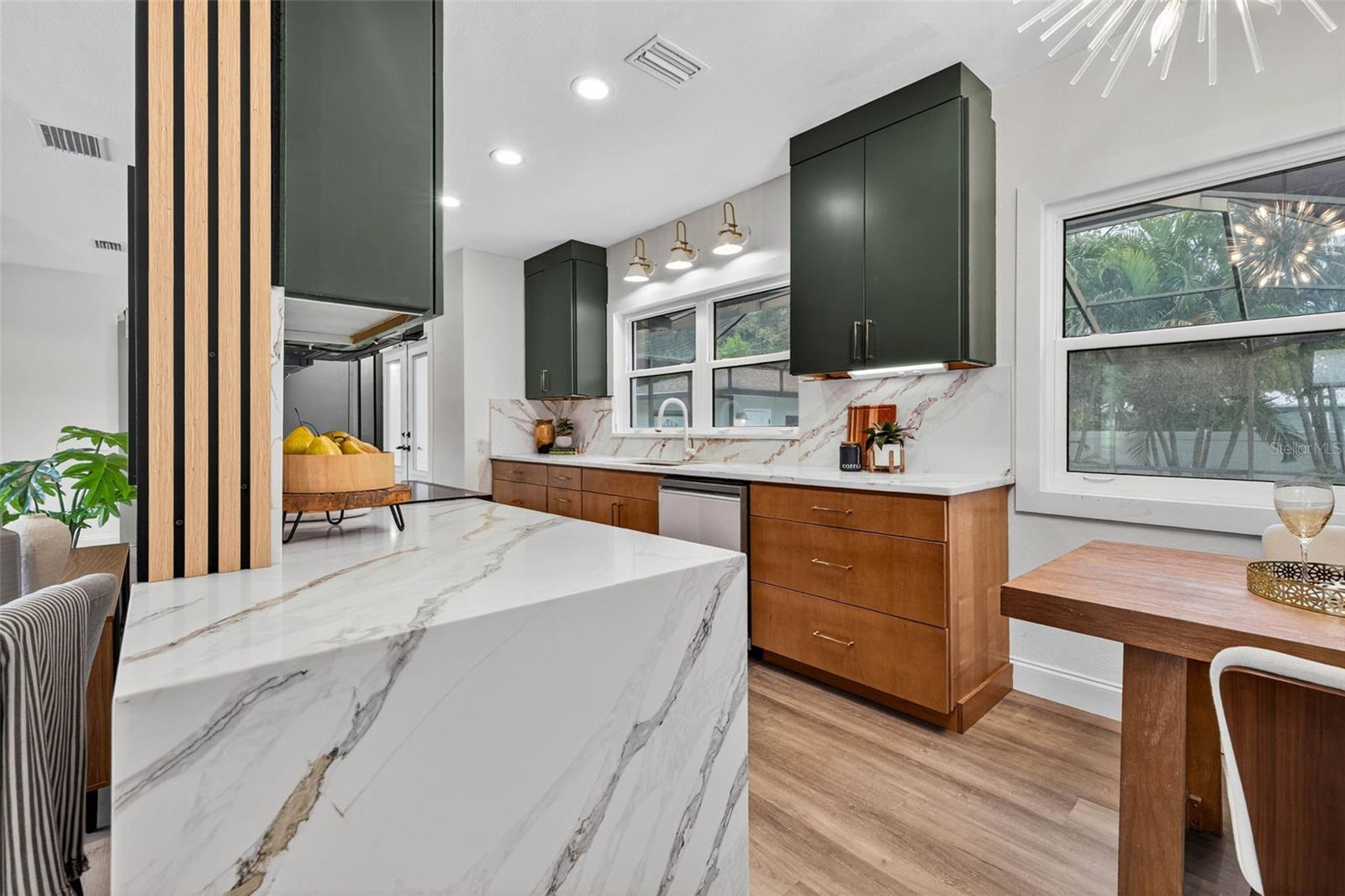 Image 20 of 48 For 533 34th Avenue Ne