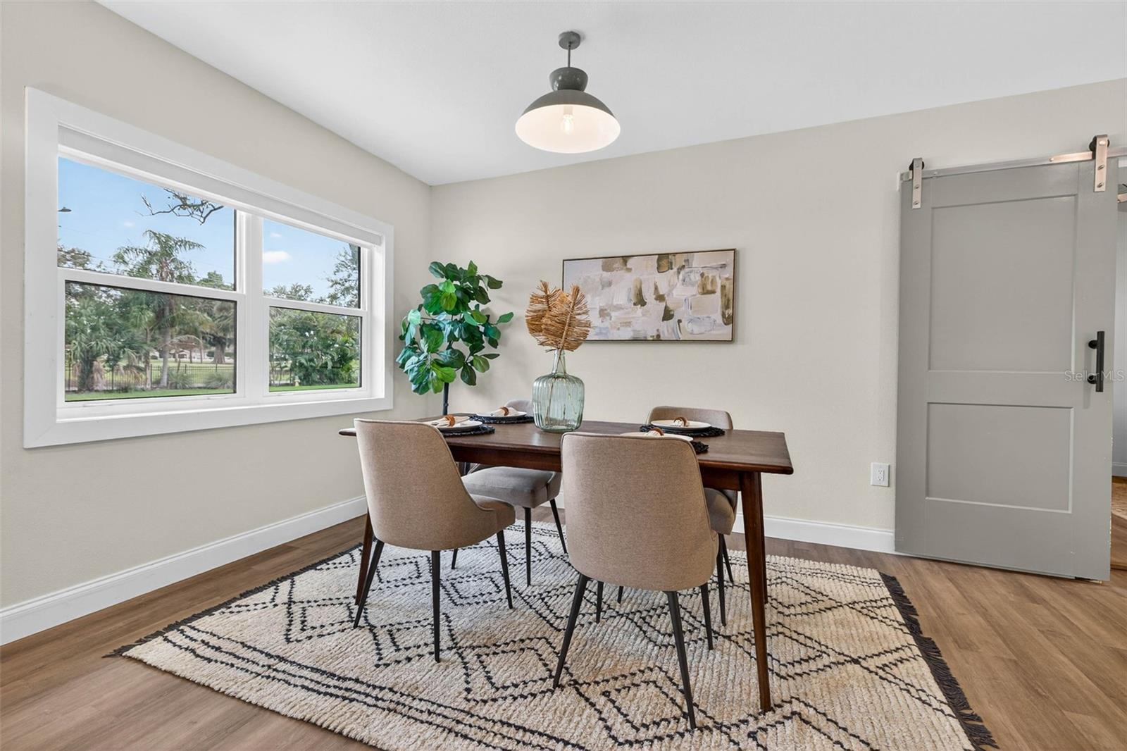 Image 21 of 48 For 533 34th Avenue Ne