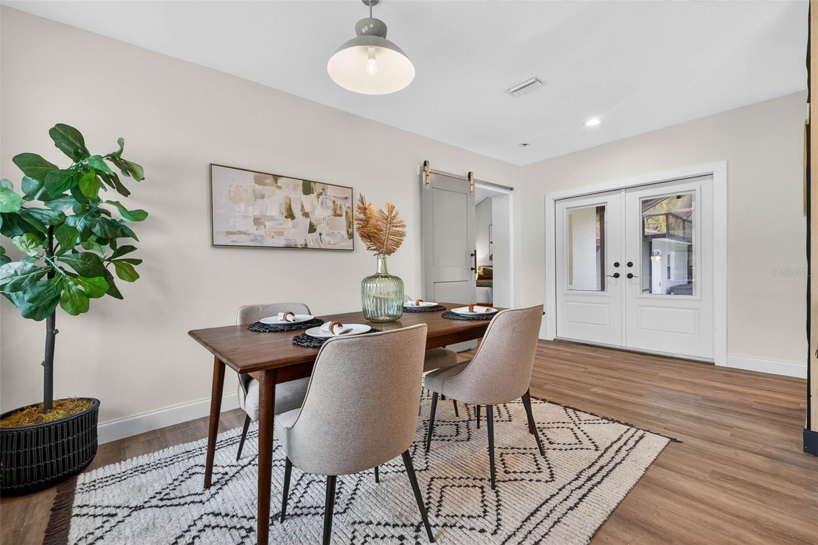 Image 22 of 48 For 533 34th Avenue Ne