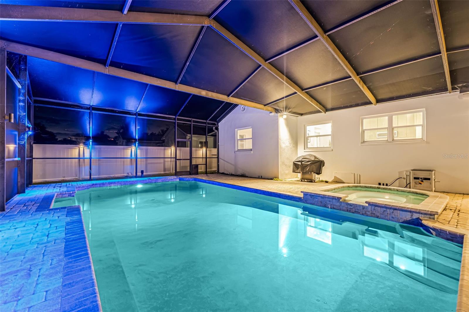 Image 27 of 48 For 533 34th Avenue Ne