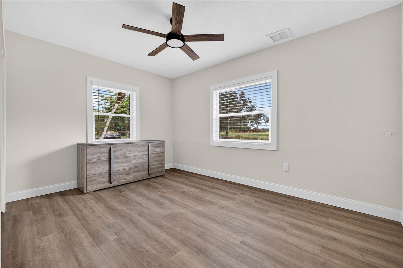 Image 34 of 48 For 533 34th Avenue Ne