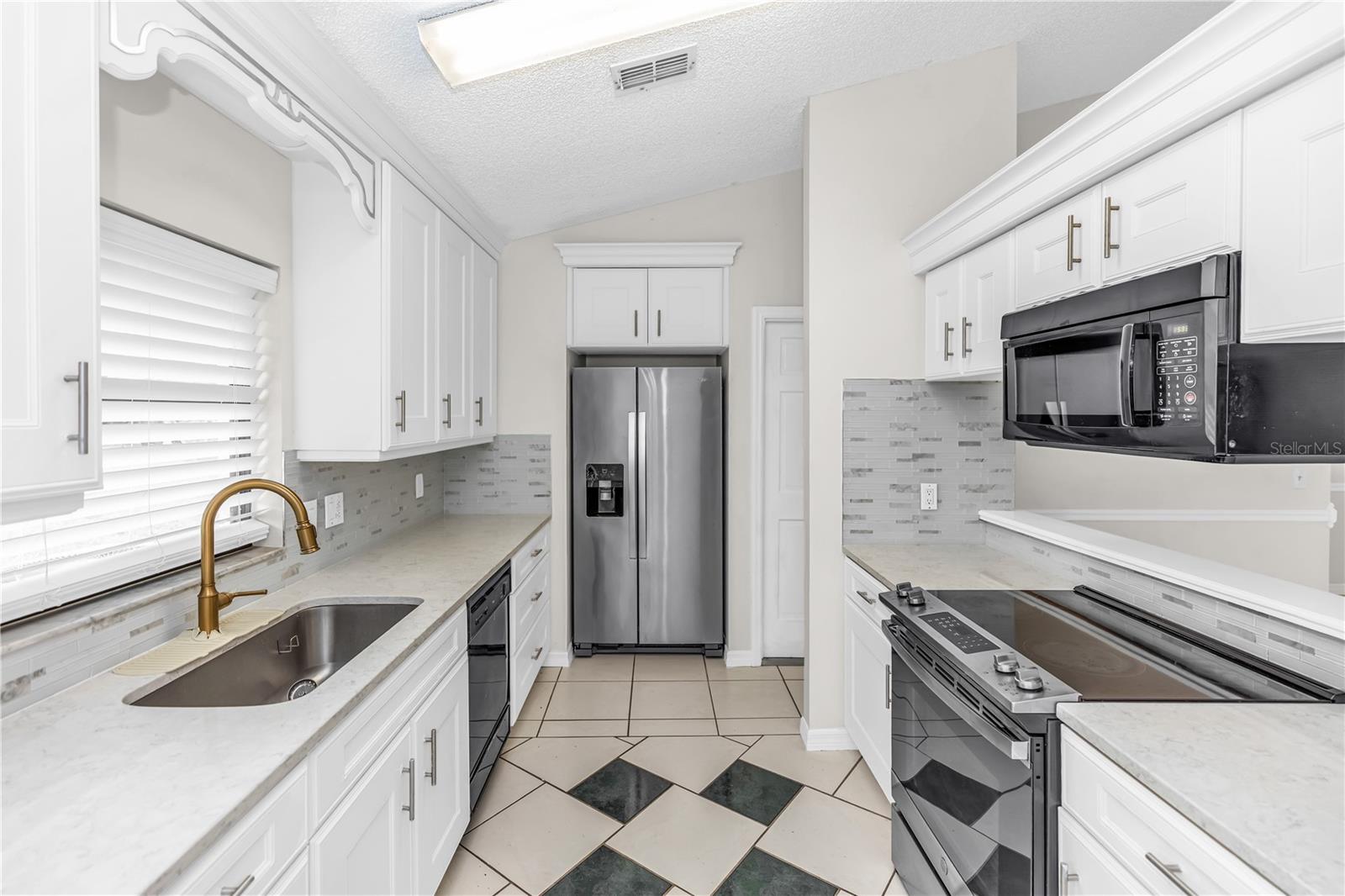 Image 23 of 33 For 1961 Paragon Street