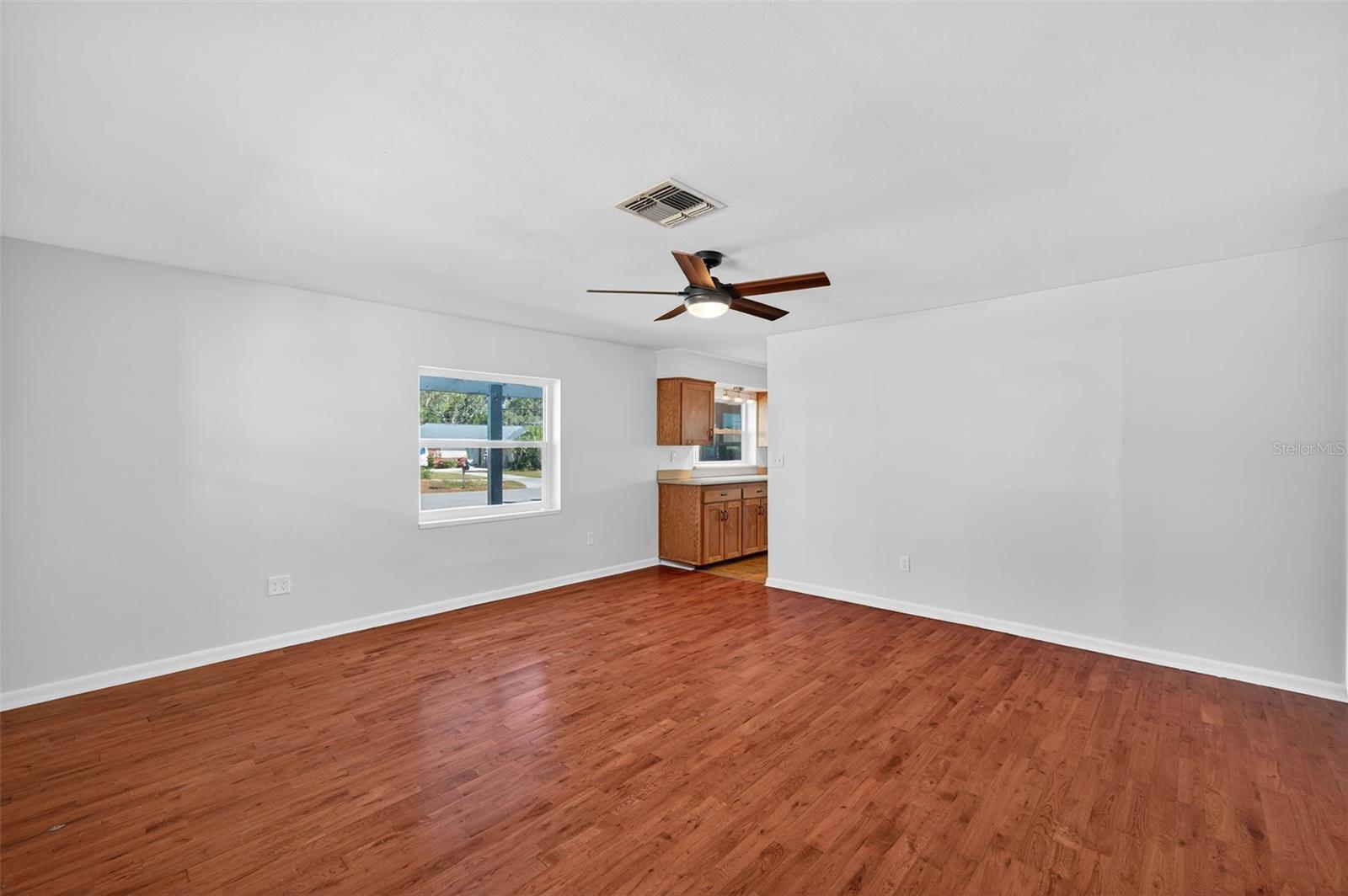 Image 10 of 63 For 1271 Bermuda Street