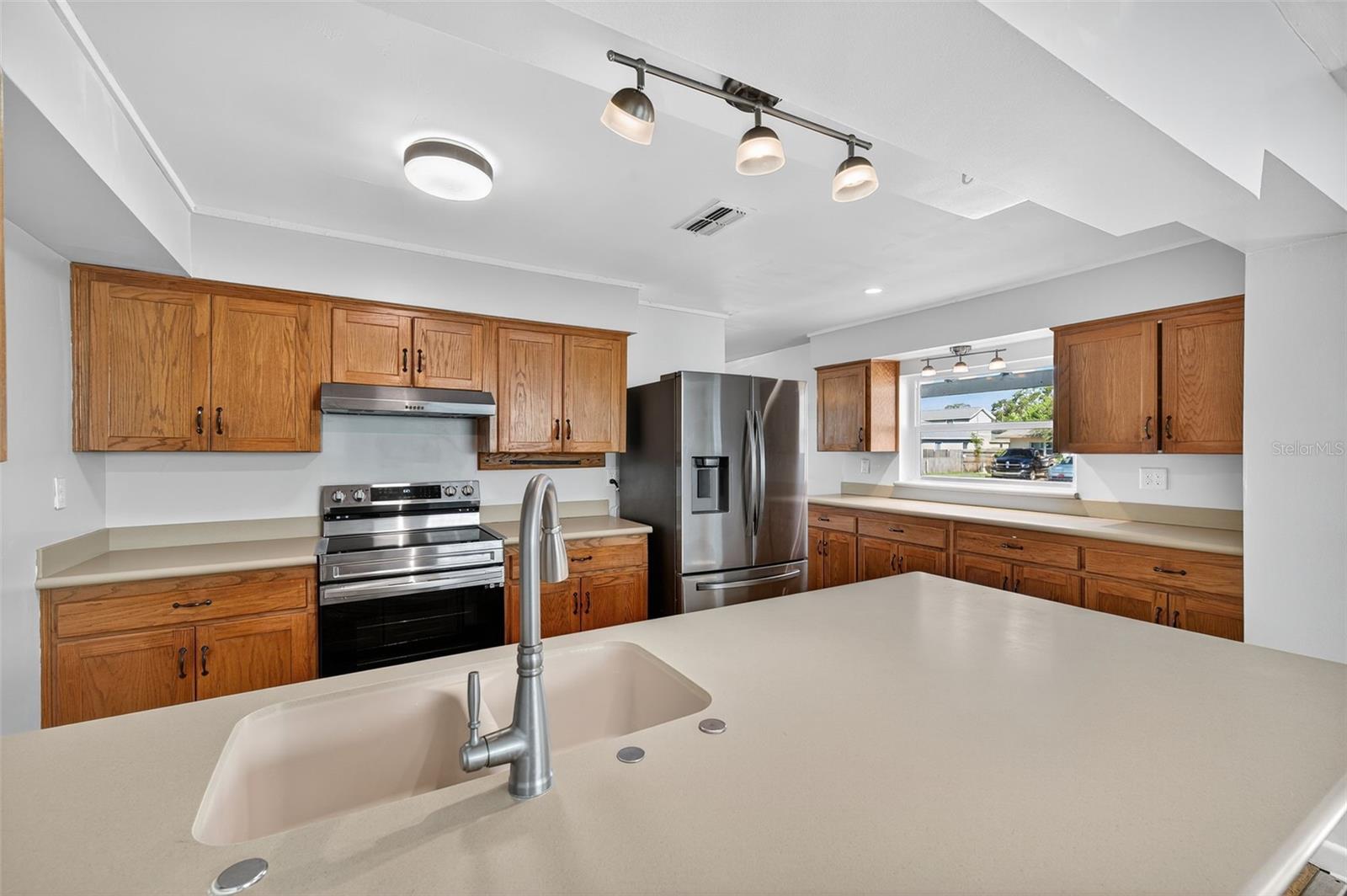 Image 15 of 63 For 1271 Bermuda Street