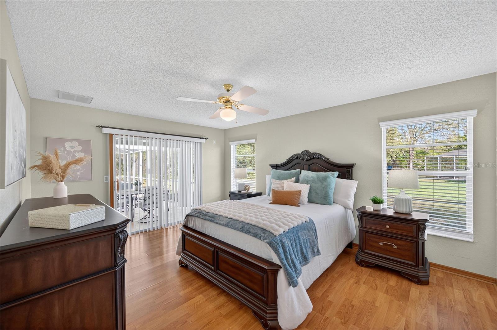 Image 18 of 66 For 10051 Sleepy Willow Court