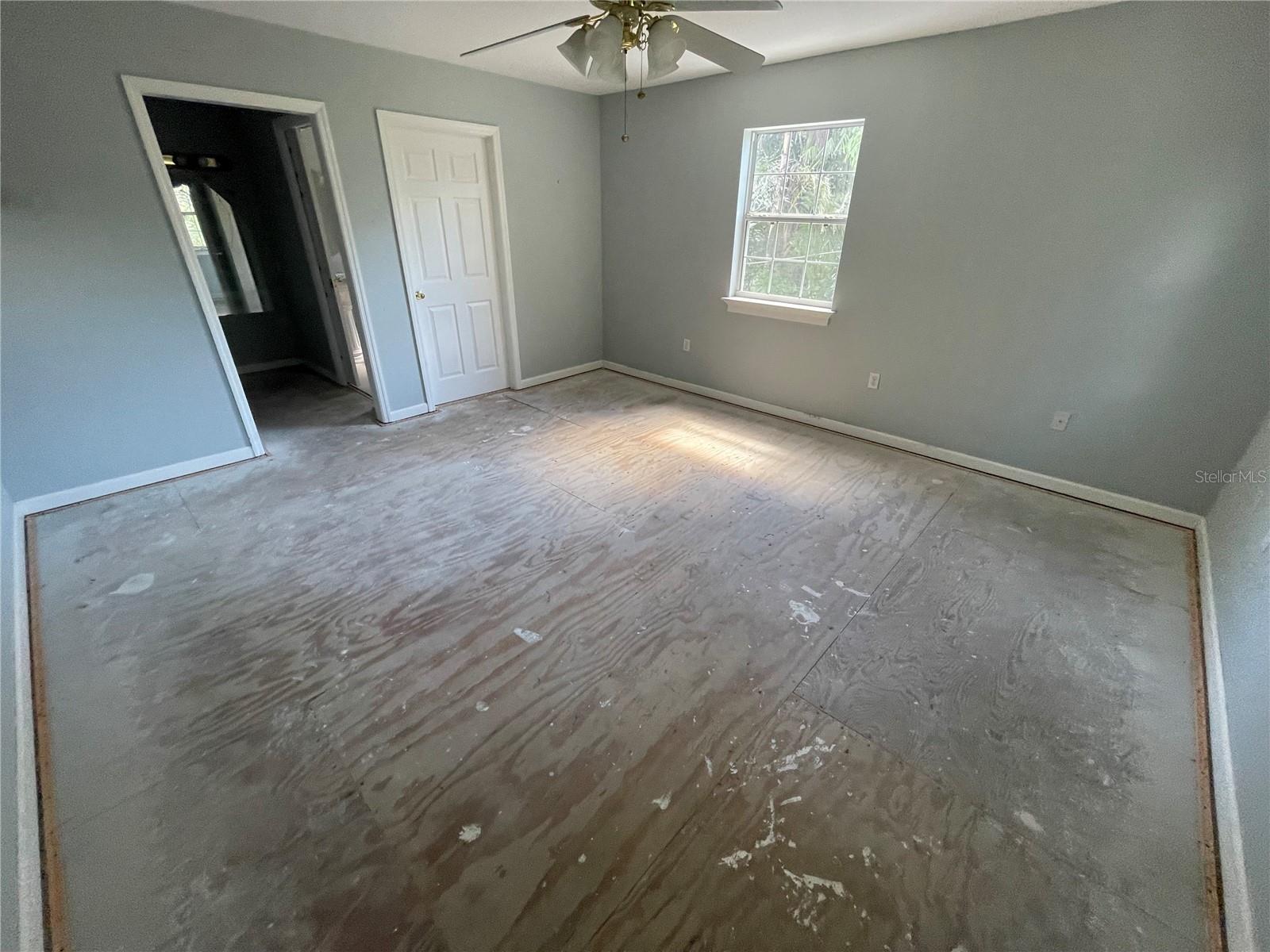 Image 11 of 17 For 3102 Fountain Boulevard