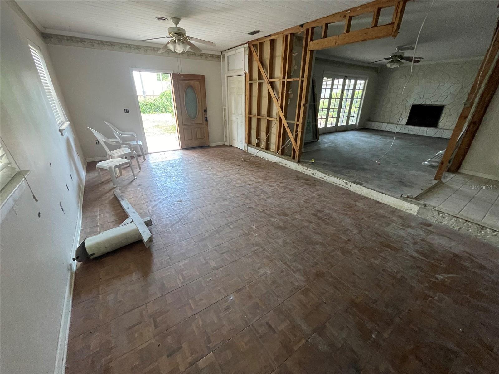 Image 5 of 17 For 3102 Fountain Boulevard