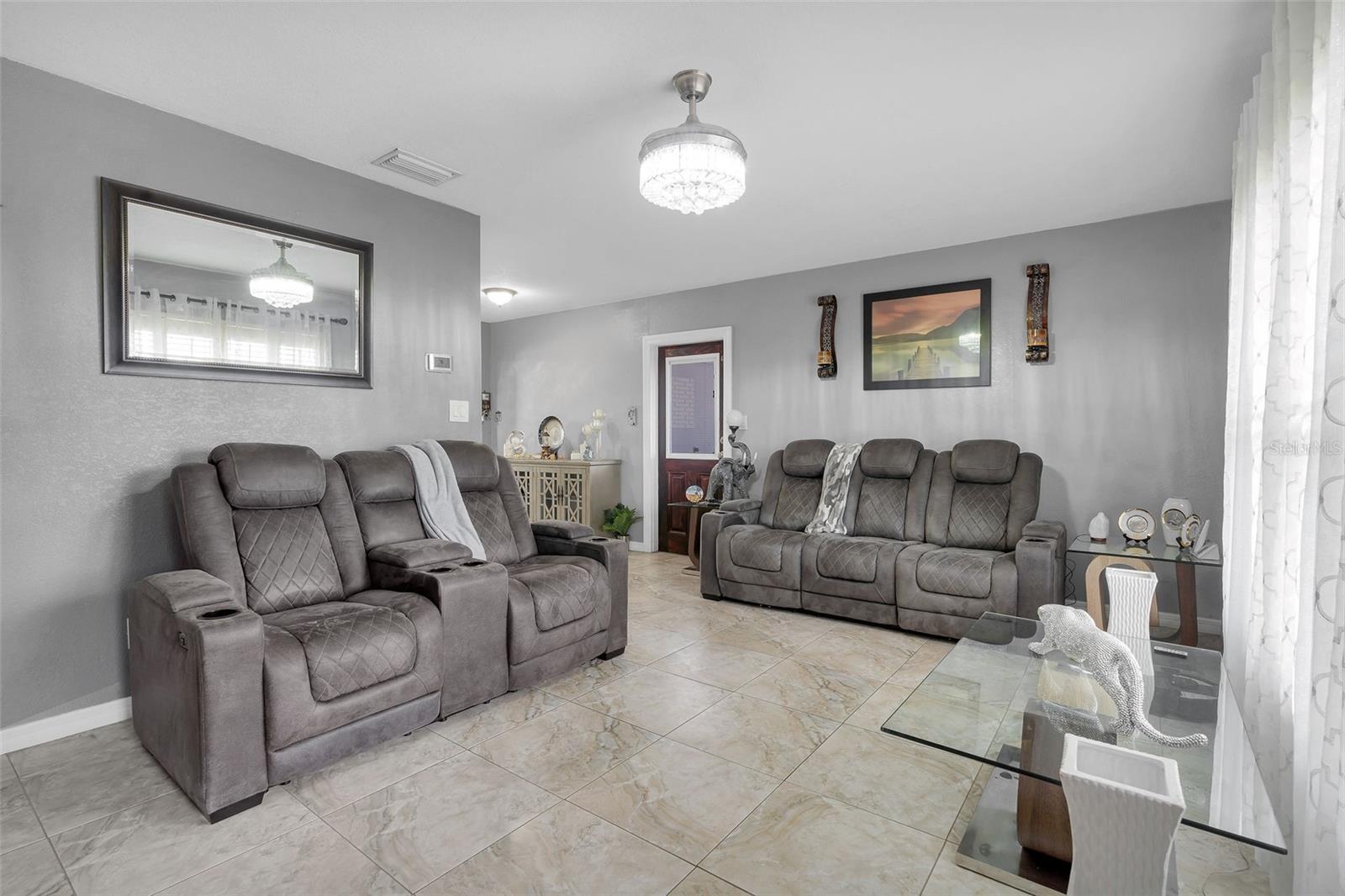 Image 5 of 42 For 3125 Henry Avenue