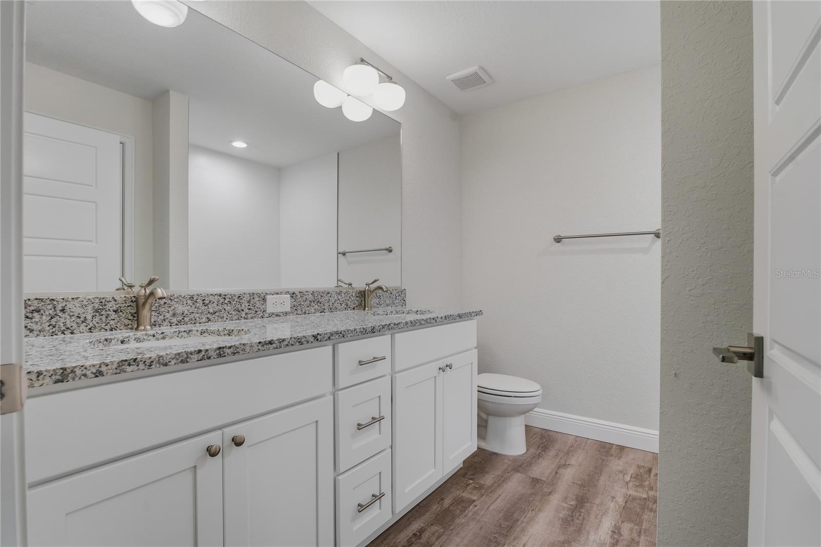 Image 25 of 47 For 11240 Dragonhead Drive