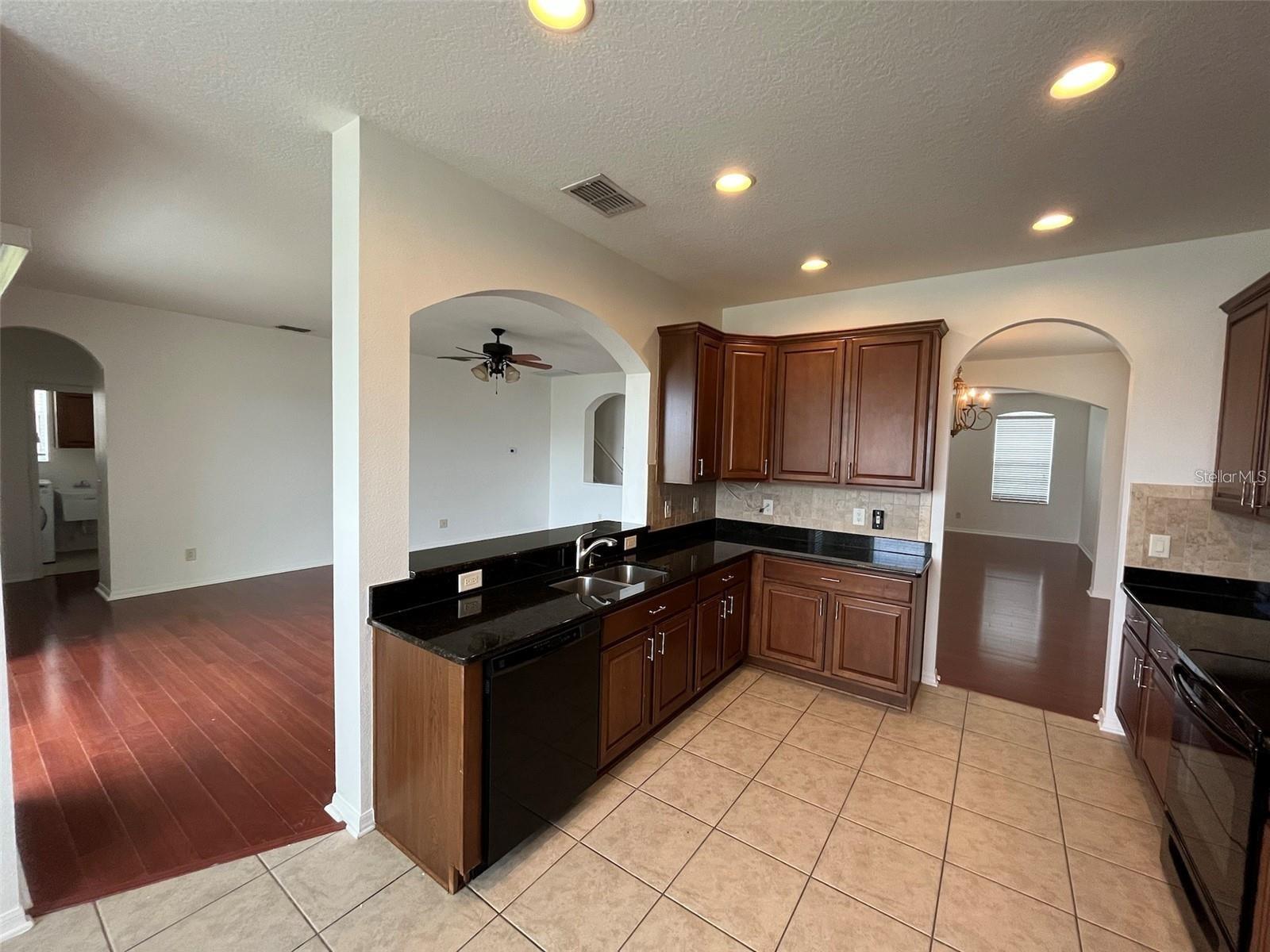 Image 11 of 36 For 10757 Pictorial Park Drive