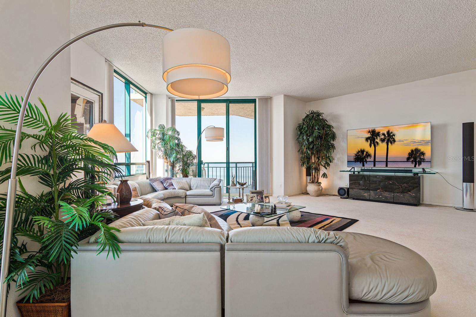 Image 14 of 94 For 1560 Gulf Boulevard 1507