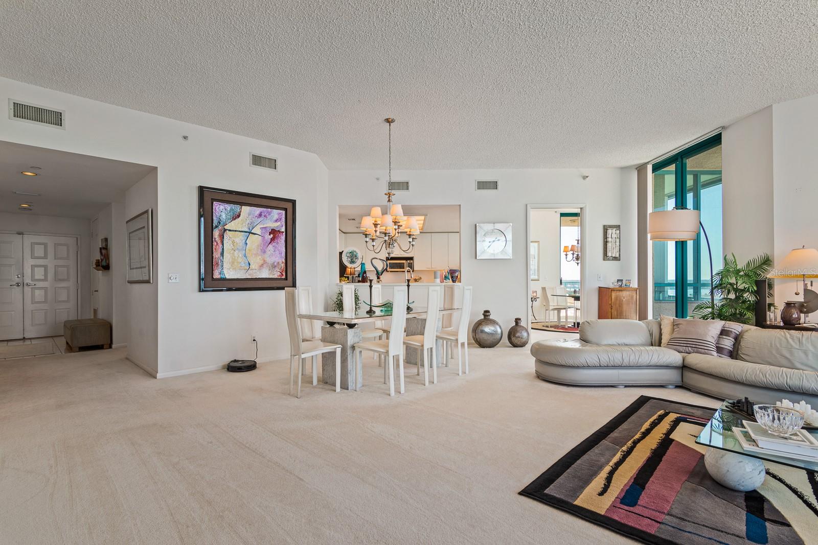 Image 15 of 94 For 1560 Gulf Boulevard 1507