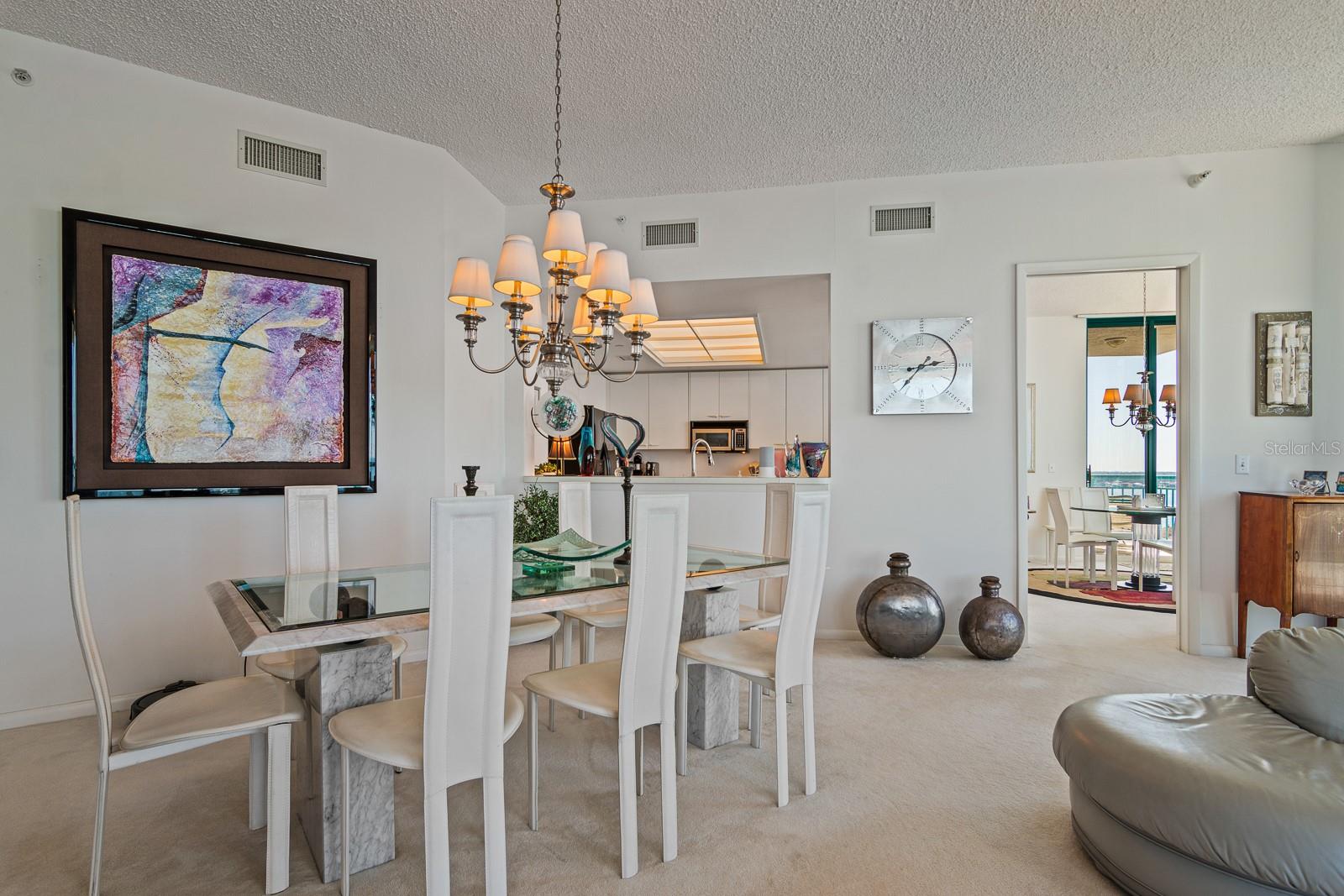 Image 16 of 94 For 1560 Gulf Boulevard 1507