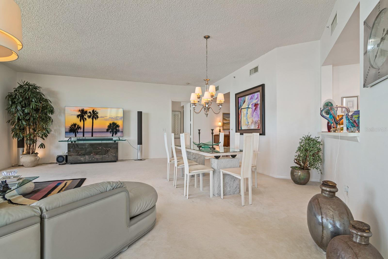 Image 17 of 94 For 1560 Gulf Boulevard 1507