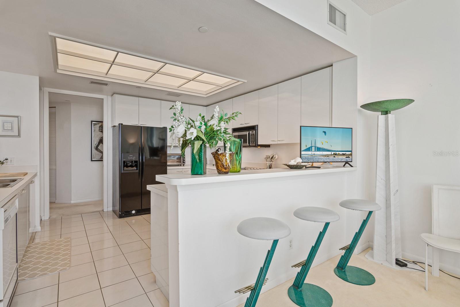 Image 23 of 94 For 1560 Gulf Boulevard 1507