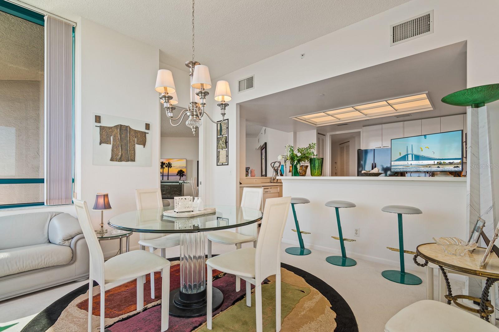 Image 24 of 94 For 1560 Gulf Boulevard 1507