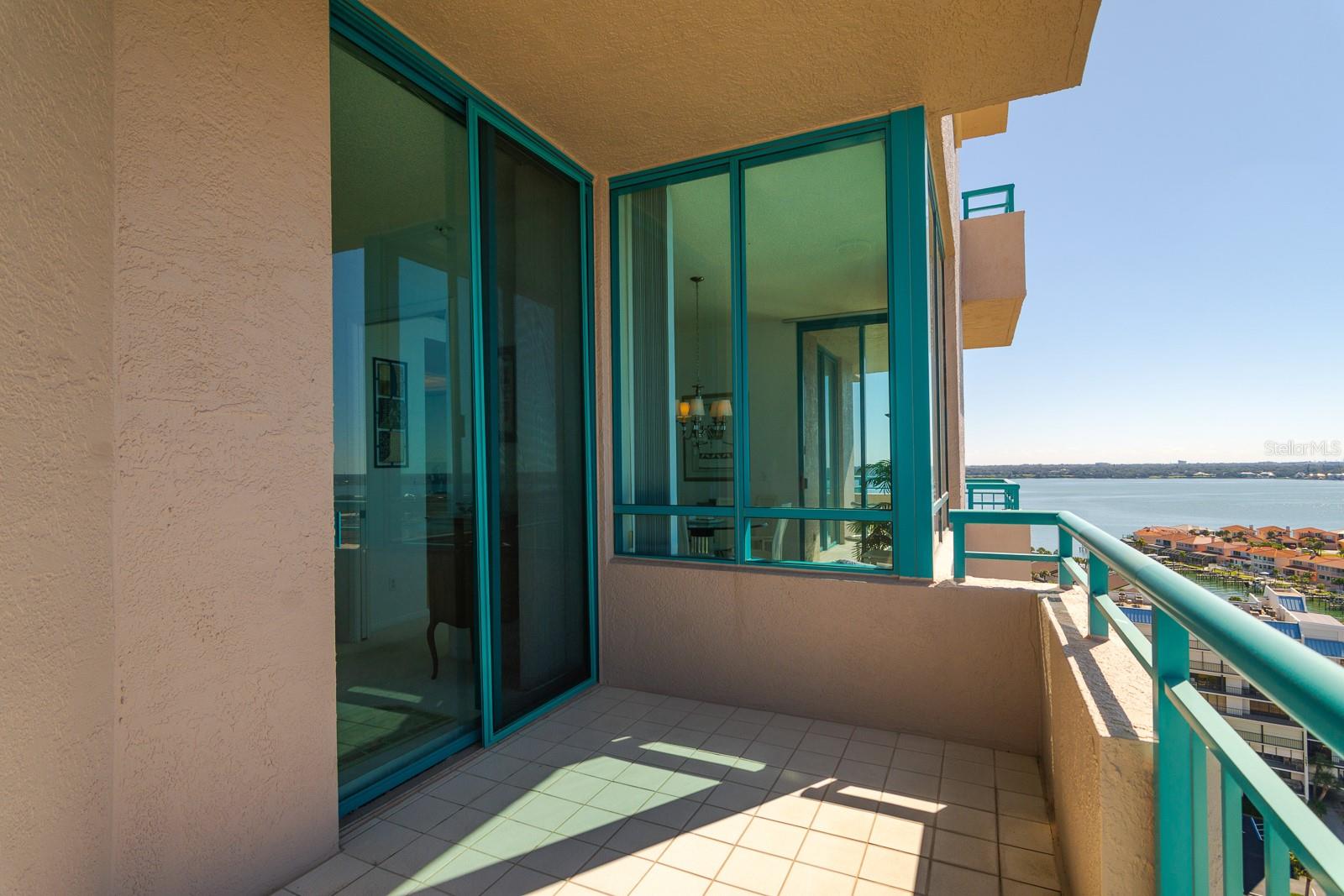 Image 27 of 94 For 1560 Gulf Boulevard 1507