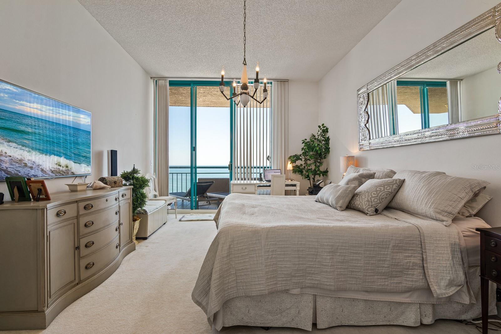 Image 30 of 94 For 1560 Gulf Boulevard 1507