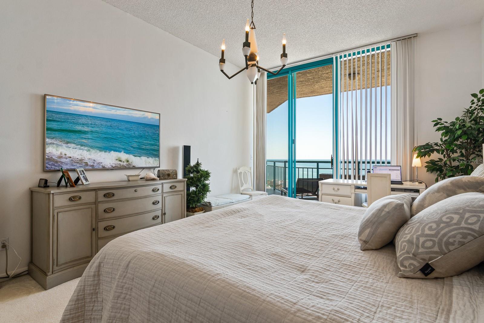 Image 31 of 94 For 1560 Gulf Boulevard 1507