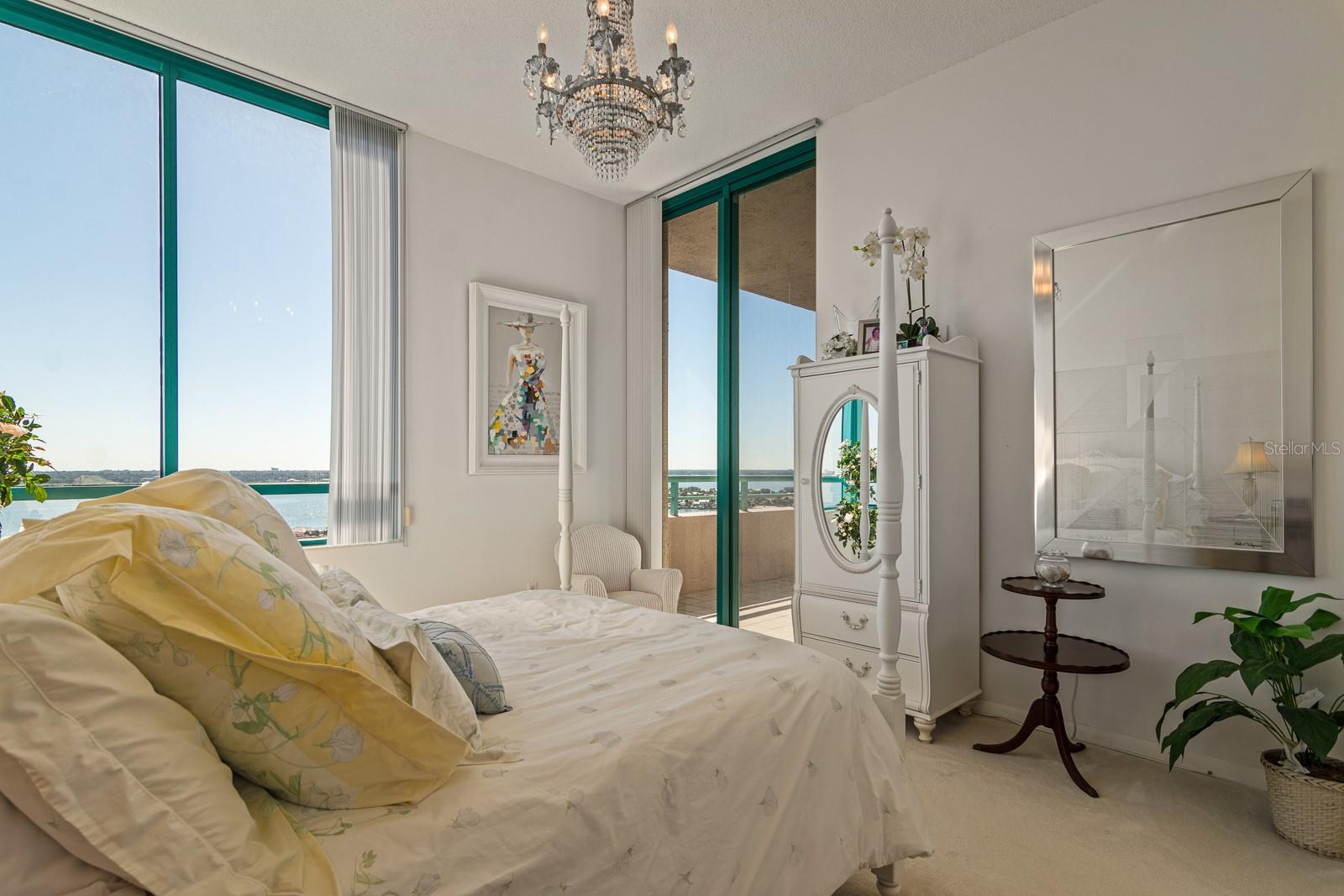 Image 41 of 94 For 1560 Gulf Boulevard 1507