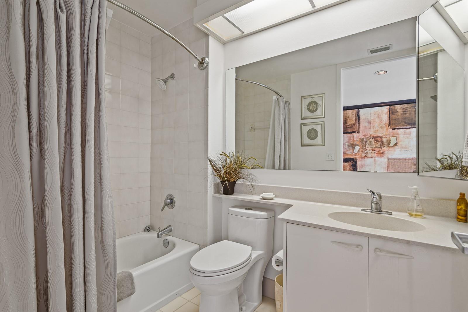 Image 49 of 94 For 1560 Gulf Boulevard 1507
