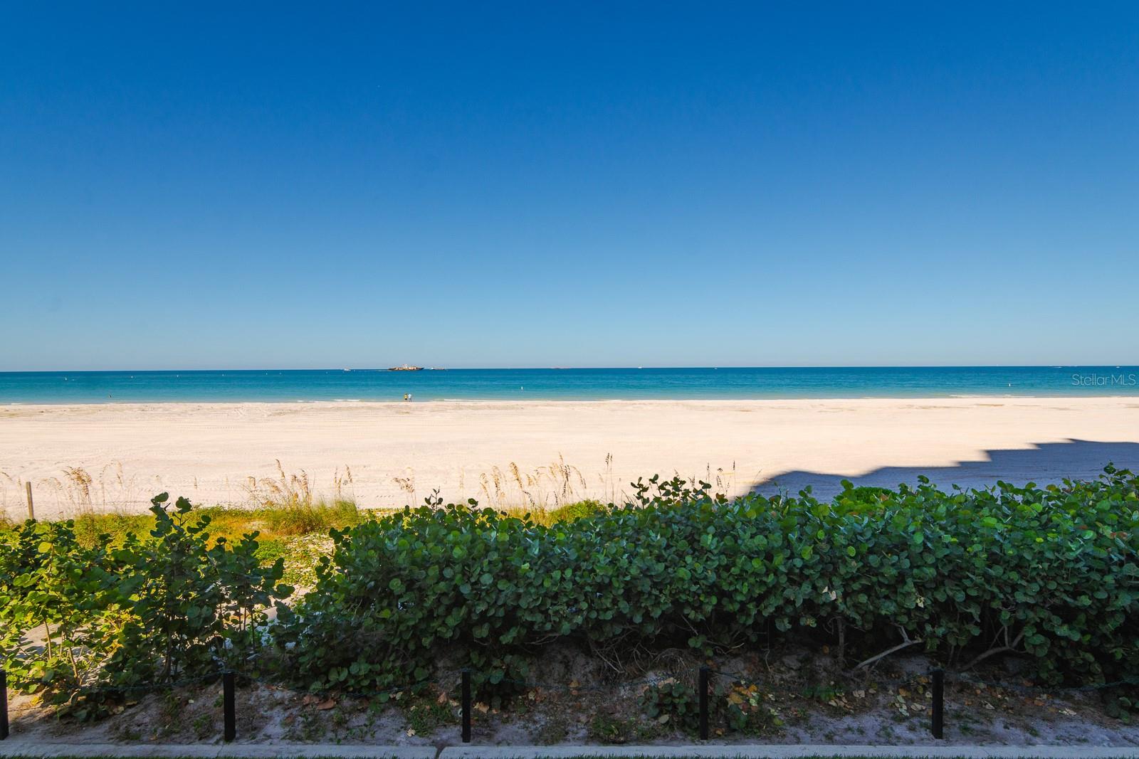 Image 53 of 94 For 1560 Gulf Boulevard 1507