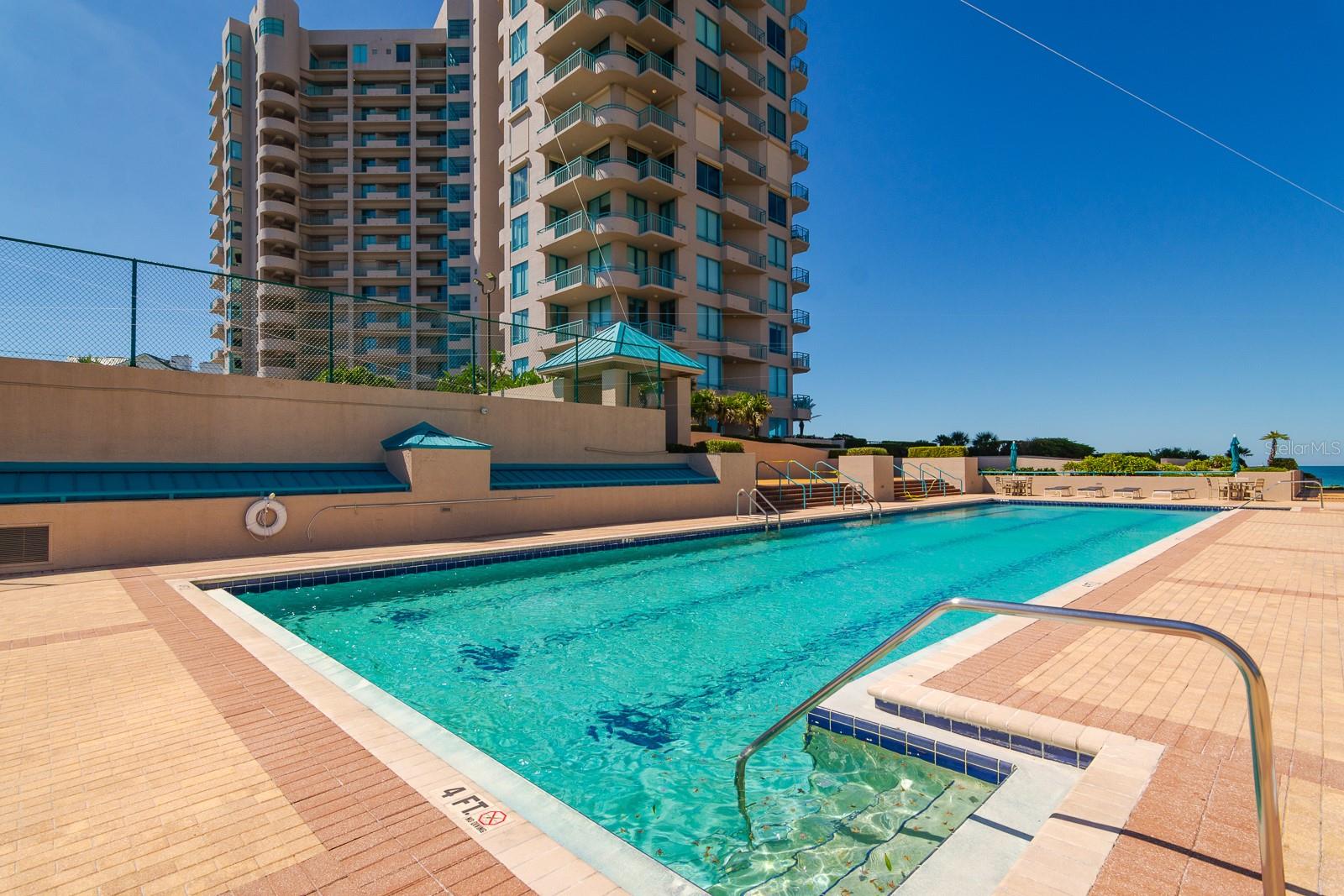Image 63 of 94 For 1560 Gulf Boulevard 1507