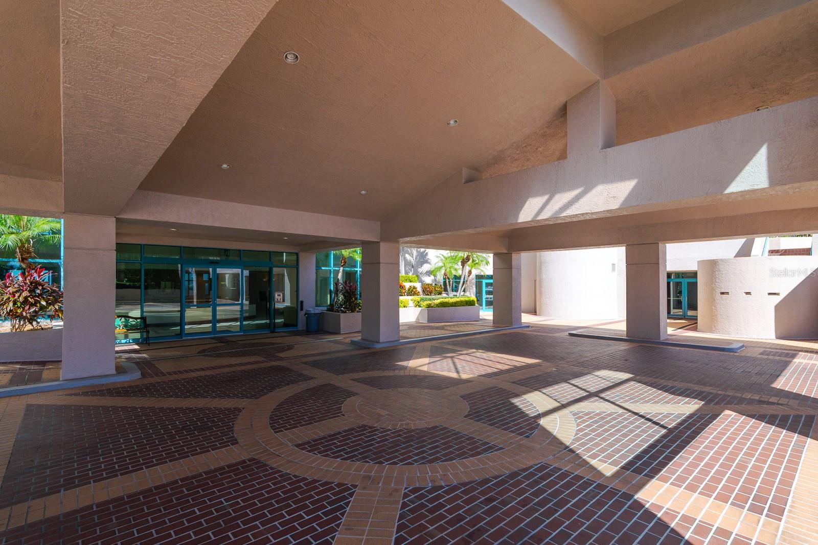 Image 77 of 94 For 1560 Gulf Boulevard 1507