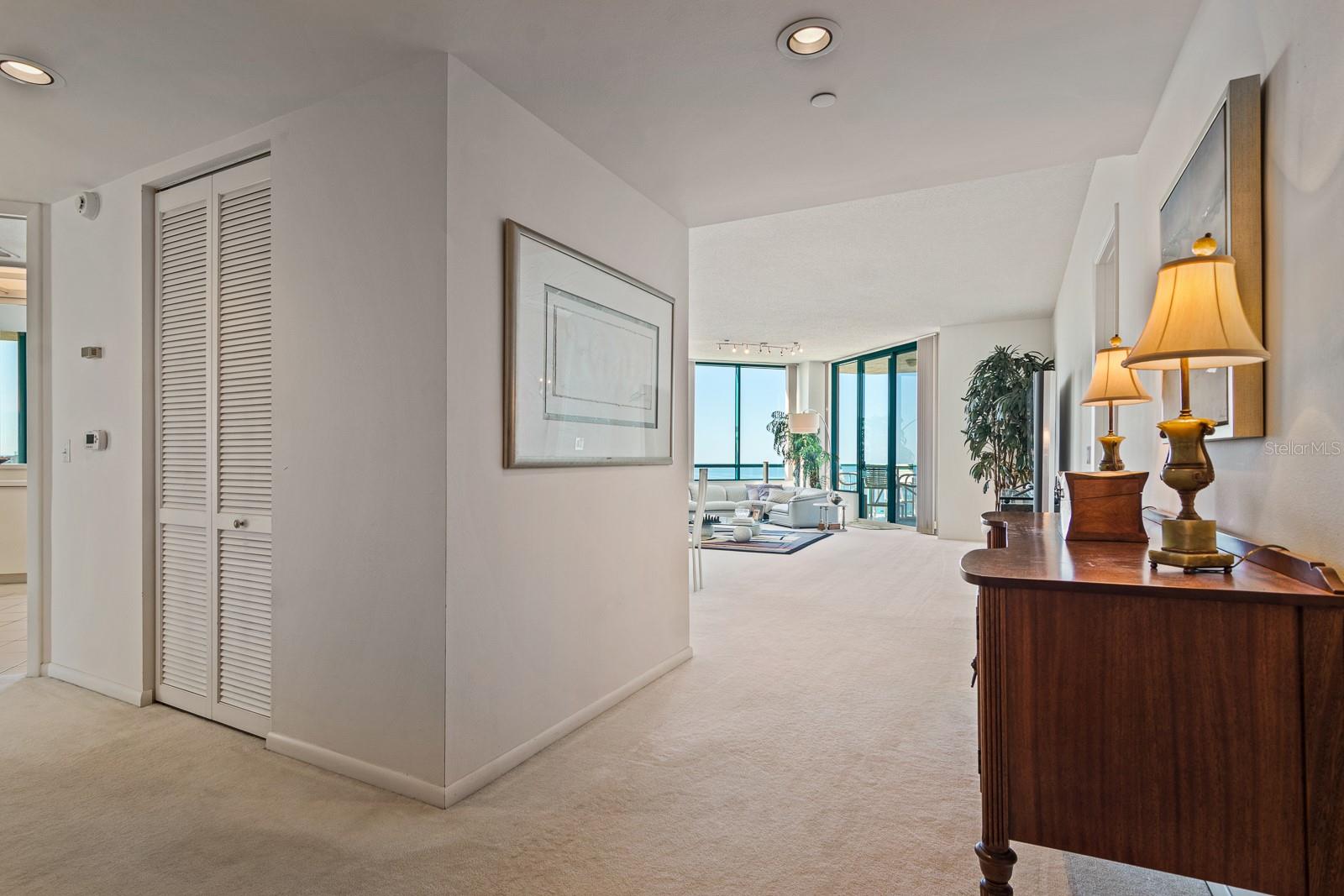 Image 8 of 94 For 1560 Gulf Boulevard 1507