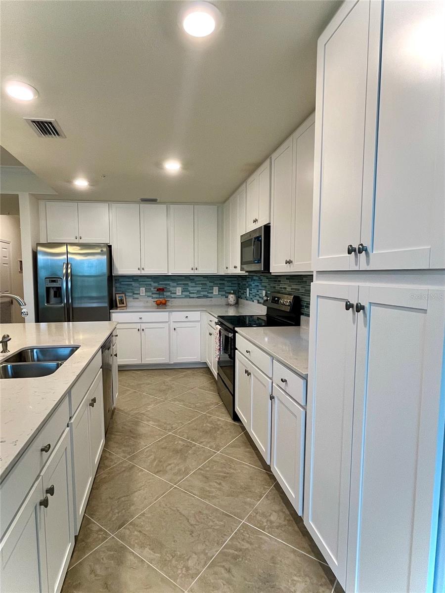Image 9 of 42 For 17520 Gawthrop Drive 106