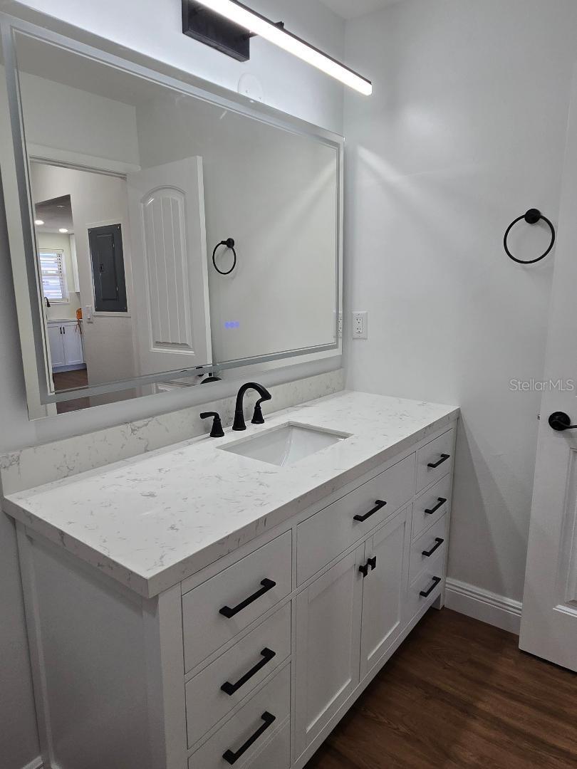 Image 15 of 37 For 6025 Shore Boulevard S 405