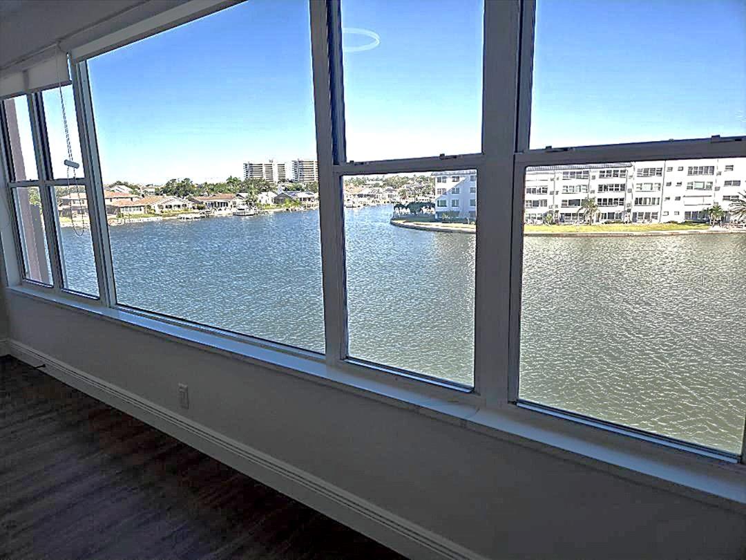 Image 23 of 37 For 6025 Shore Boulevard S 405
