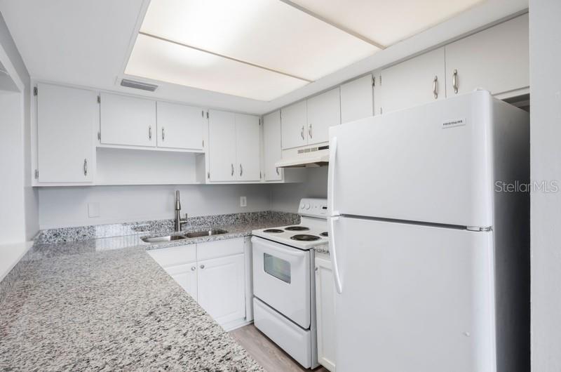 Image 6 of 18 For 6810-6820 Park Street South  2
