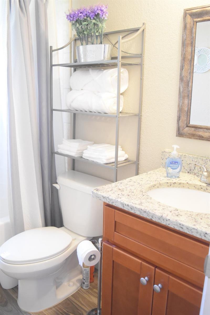Image 4 of 10 For 2108 Bird Street B